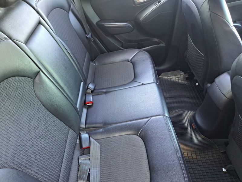 Hyundai IX35 2.0 MPFI GLS 4X2 16V GASOLINA 4P AUTOMÁTICO 2010/2011 CAMINHÕES & CAMIONETAS PASSO FUNDO / Carros no Vale