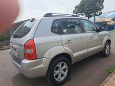 Hyundai TUCSON 2.0 MPFI GL 16V 142CV 2WD GASOLINA 4P AUTOMÁTICO 2009/2010 CAMINHÕES & CAMIONETAS PASSO FUNDO / Carros no Vale