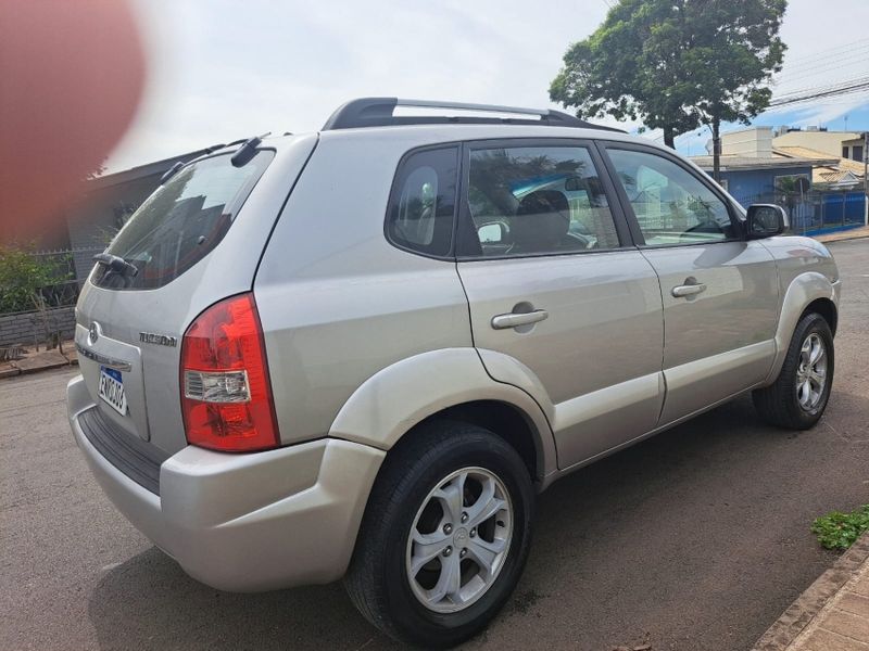 Hyundai TUCSON 2.0 MPFI GL 16V 142CV 2WD GASOLINA 4P AUTOMÁTICO 2009/2010 CAMINHÕES & CAMIONETAS PASSO FUNDO / Carros no Vale