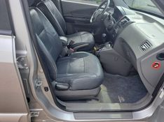 Hyundai TUCSON 2.0 MPFI GL 16V 142CV 2WD GASOLINA 4P AUTOMÁTICO 2009/2010 CAMINHÕES & CAMIONETAS PASSO FUNDO / Carros no Vale