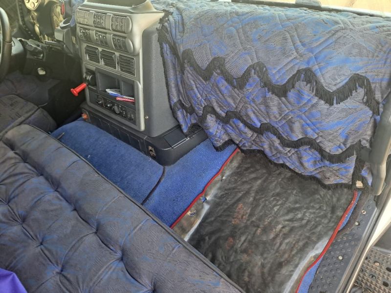 Iveco Stralis 480 STRALIS 800-S44T TB 6×2 2013/2013 CAMINHÕES & CAMIONETAS PASSO FUNDO / Carros no Vale