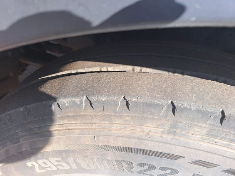 Iveco Stralis 480 STRALIS 800-S44T TB 6×2 2013/2013 CAMINHÕES & CAMIONETAS PASSO FUNDO / Carros no Vale