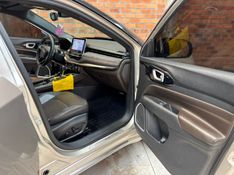 JEEP COMMANDER 1.3 T270 TURBO FLEX OVERLAND AT6 2022/2022 CAMINHÕES & CAMIONETAS PASSO FUNDO / Carros no Vale