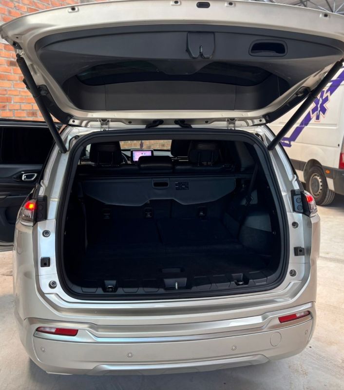 JEEP COMMANDER 1.3 T270 TURBO FLEX OVERLAND AT6 2022/2022 CAMINHÕES & CAMIONETAS PASSO FUNDO / Carros no Vale