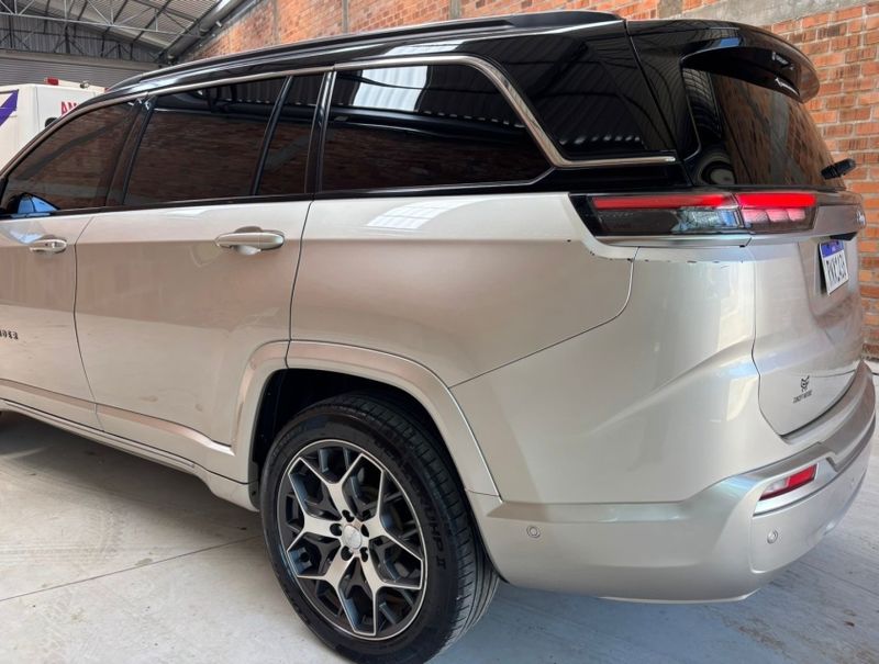 JEEP COMMANDER 1.3 T270 TURBO FLEX OVERLAND AT6 2022/2022 CAMINHÕES & CAMIONETAS PASSO FUNDO / Carros no Vale