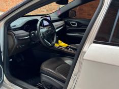 JEEP COMMANDER 1.3 T270 TURBO FLEX OVERLAND AT6 2022/2022 CAMINHÕES & CAMIONETAS PASSO FUNDO / Carros no Vale