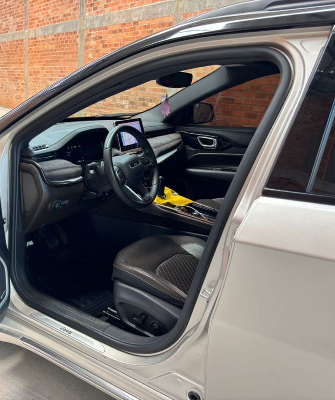 JEEP COMMANDER 1.3 T270 TURBO FLEX OVERLAND AT6 2022/2022 CAMINHÕES & CAMIONETAS PASSO FUNDO / Carros no Vale