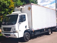 Mercedes-Benz Accelo 1016 2p Baú 2013/2013 CAMINHÕES & CAMIONETAS PASSO FUNDO / Carros no Vale