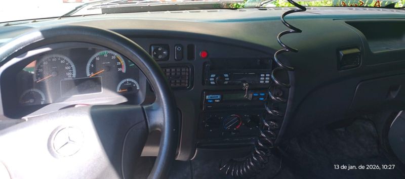 Mercedes-Benz Accelo 1016 2p Baú 2013/2013 CAMINHÕES & CAMIONETAS PASSO FUNDO / Carros no Vale