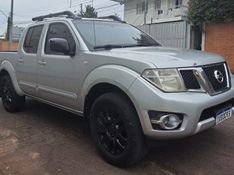 Nissan FRONTIER 2.5 SL 4X4 CD TURBO ELETRONIC DIESEL 4P AUTOMÁTICO 2013/2014 CAMINHÕES & CAMIONETAS PASSO FUNDO / Carros no Vale