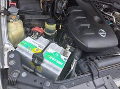 Nissan FRONTIER 2.5 SL 4X4 CD TURBO ELETRONIC DIESEL 4P AUTOMÁTICO 2013/2014 CAMINHÕES & CAMIONETAS PASSO FUNDO / Carros no Vale