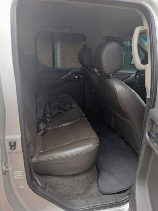 Nissan FRONTIER 2.5 SL 4X4 CD TURBO ELETRONIC DIESEL 4P AUTOMÁTICO 2013/2014 CAMINHÕES & CAMIONETAS PASSO FUNDO / Carros no Vale