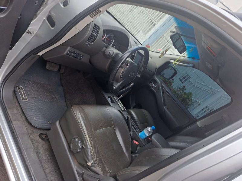 Nissan FRONTIER 2.5 SL 4X4 CD TURBO ELETRONIC DIESEL 4P AUTOMÁTICO 2013/2014 CAMINHÕES & CAMIONETAS PASSO FUNDO / Carros no Vale