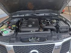 Nissan FRONTIER 2.5 SL 4X4 CD TURBO ELETRONIC DIESEL 4P AUTOMÁTICO 2013/2014 CAMINHÕES & CAMIONETAS PASSO FUNDO / Carros no Vale