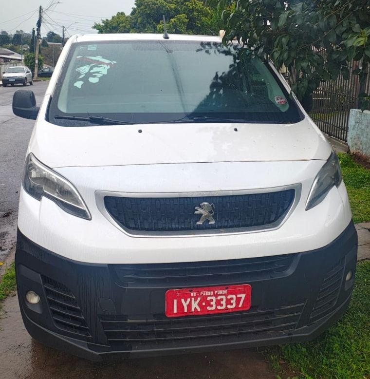 Peugeot EXPERT 1.6 BLUEHDI DIESEL BUSINESS MANUAL 2017/2018 CAMINHÕES & CAMIONETAS PASSO FUNDO / Carros no Vale