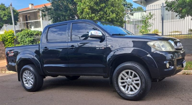 Toyota HILUX 3.0 SRV 4X4 CD 16V TURBO INTERCOOLER DIESEL 4P AUTOMÁTICO 2009/2009 CAMINHÕES & CAMIONETAS PASSO FUNDO / Carros no Vale Toyota HILUX 3.0 SRV 4X4 CD 16V TURBO INTERCOOLER DIESEL 4P AUTOMÁTICO 2009/2009 CAMINHÕES & CAMIONETAS PASSO FUNDO / Carros no Vale