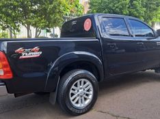 Toyota HILUX 3.0 SRV 4X4 CD 16V TURBO INTERCOOLER DIESEL 4P AUTOMÁTICO 2009/2009 CAMINHÕES & CAMIONETAS PASSO FUNDO / Carros no Vale