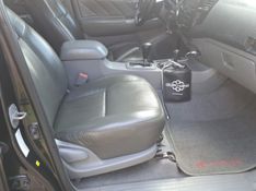 Toyota HILUX 3.0 SRV 4X4 CD 16V TURBO INTERCOOLER DIESEL 4P AUTOMÁTICO 2009/2009 CAMINHÕES & CAMIONETAS PASSO FUNDO / Carros no Vale