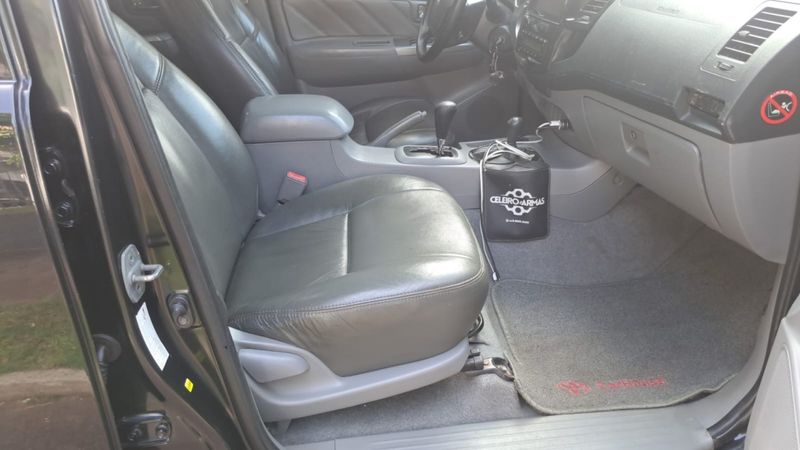 Toyota HILUX 3.0 SRV 4X4 CD 16V TURBO INTERCOOLER DIESEL 4P AUTOMÁTICO 2009/2009 CAMINHÕES & CAMIONETAS PASSO FUNDO / Carros no Vale Toyota HILUX 3.0 SRV 4X4 CD 16V TURBO INTERCOOLER DIESEL 4P AUTOMÁTICO 2009/2009 CAMINHÕES & CAMIONETAS PASSO FUNDO / Carros no Vale