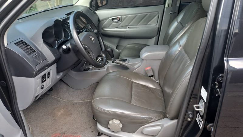 Toyota HILUX 3.0 SRV 4X4 CD 16V TURBO INTERCOOLER DIESEL 4P AUTOMÁTICO 2009/2009 CAMINHÕES & CAMIONETAS PASSO FUNDO / Carros no Vale Toyota HILUX 3.0 SRV 4X4 CD 16V TURBO INTERCOOLER DIESEL 4P AUTOMÁTICO 2009/2009 CAMINHÕES & CAMIONETAS PASSO FUNDO / Carros no Vale