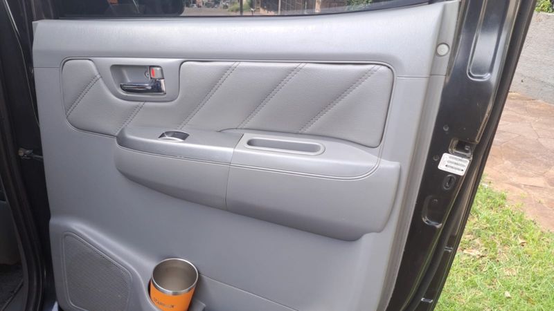 Toyota HILUX 3.0 SRV 4X4 CD 16V TURBO INTERCOOLER DIESEL 4P AUTOMÁTICO 2009/2009 CAMINHÕES & CAMIONETAS PASSO FUNDO / Carros no Vale Toyota HILUX 3.0 SRV 4X4 CD 16V TURBO INTERCOOLER DIESEL 4P AUTOMÁTICO 2009/2009 CAMINHÕES & CAMIONETAS PASSO FUNDO / Carros no Vale