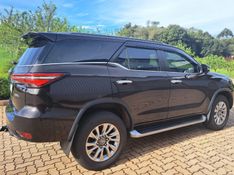 Toyota HILUX SW4 2.8 D-4D TURBO DIESEL SRX 4X4 AUTOMÁTICO 2021/2021 CAMINHÕES & CAMIONETAS PASSO FUNDO / Carros no Vale