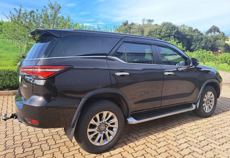 Toyota HILUX SW4 2.8 D-4D TURBO DIESEL SRX 4X4 AUTOMÁTICO 2021/2021 CAMINHÕES & CAMIONETAS PASSO FUNDO / Carros no Vale