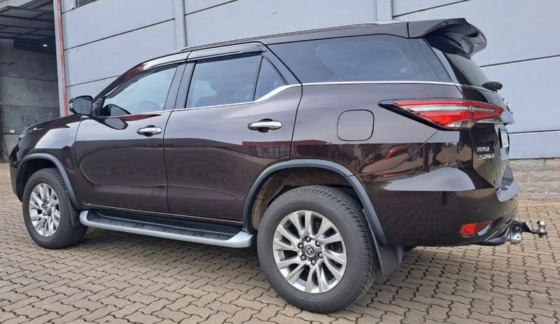 Toyota HILUX SW4 2.8 D-4D TURBO DIESEL SRX 4X4 AUTOMÁTICO 2021/2021 CAMINHÕES & CAMIONETAS PASSO FUNDO / Carros no Vale