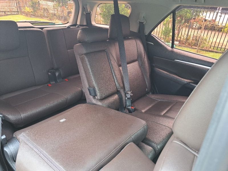 Toyota HILUX SW4 2.8 SRX 4X4 7 LUGARES 16V TURBO INTERCOOLER DIESEL 4P AUTOMÁTICO 2016/2017 CAMINHÕES & CAMIONETAS PASSO FUNDO / Carros no Vale