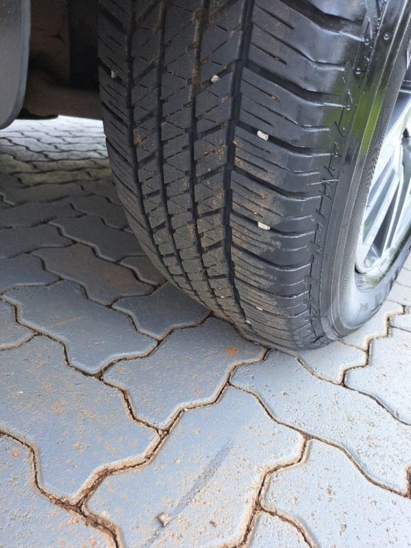 Toyota HILUX SW4 2.8 SRX 4X4 7 LUGARES 16V TURBO INTERCOOLER DIESEL 4P AUTOMÁTICO 2016/2017 CAMINHÕES & CAMIONETAS PASSO FUNDO / Carros no Vale