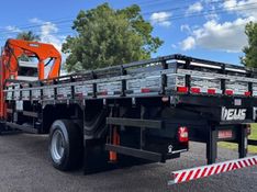 Volkswagen 13180 13-180 E Constellation Munck 2009/2009 CAMINHÕES & CAMIONETAS PASSO FUNDO / Carros no Vale