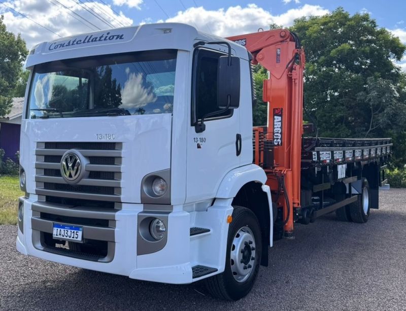Volkswagen 13180 13-180 E Constellation Munck 2009/2009 CAMINHÕES & CAMIONETAS PASSO FUNDO / Carros no Vale