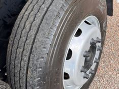 Volkswagen 13180 13-180 E Constellation Munck 2009/2009 CAMINHÕES & CAMIONETAS PASSO FUNDO / Carros no Vale