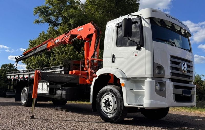 Volkswagen 13180 13-180 E Constellation Munck 2009/2009 CAMINHÕES & CAMIONETAS PASSO FUNDO / Carros no Vale