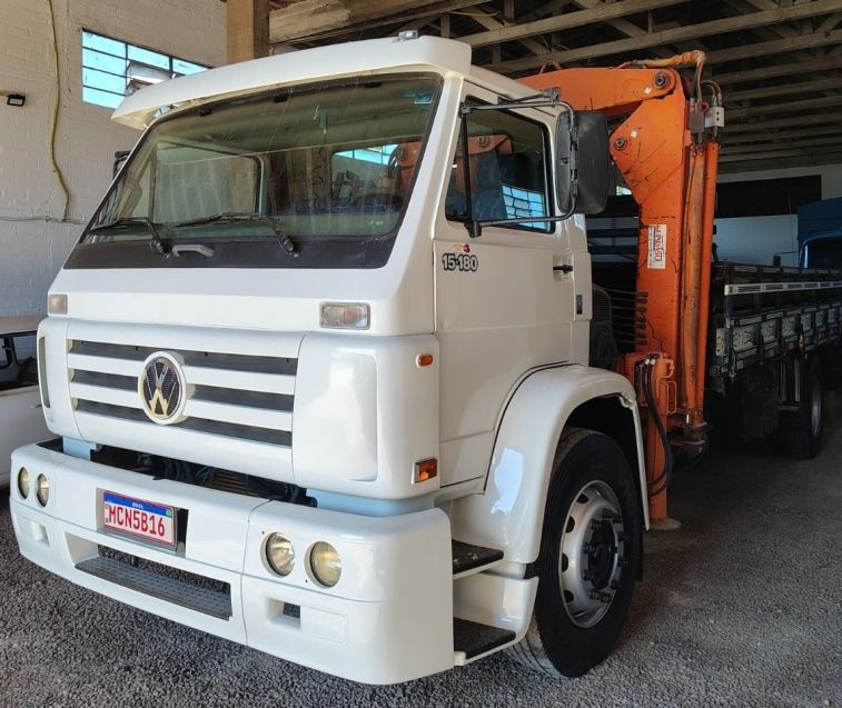 Volkswagen 15180 15-180 E Worker Munck 2003/2003 CAMINHÕES & CAMIONETAS PASSO FUNDO / Carros no Vale
