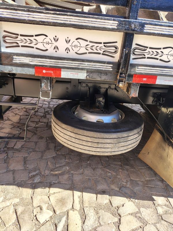 Volkswagen 15180 15-180 E Worker Munck 2003/2003 CAMINHÕES & CAMIONETAS PASSO FUNDO / Carros no Vale