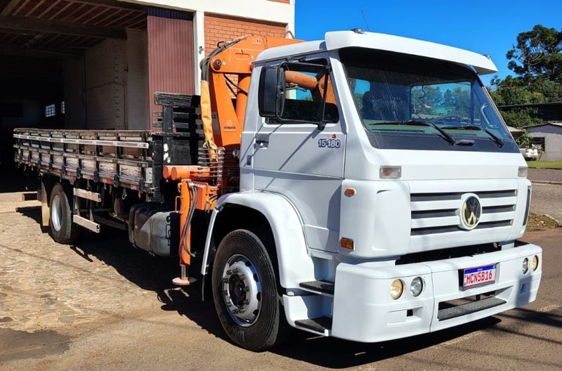 Volkswagen 15180 15-180 E Worker Munck 2003/2003 CAMINHÕES & CAMIONETAS PASSO FUNDO / Carros no Vale