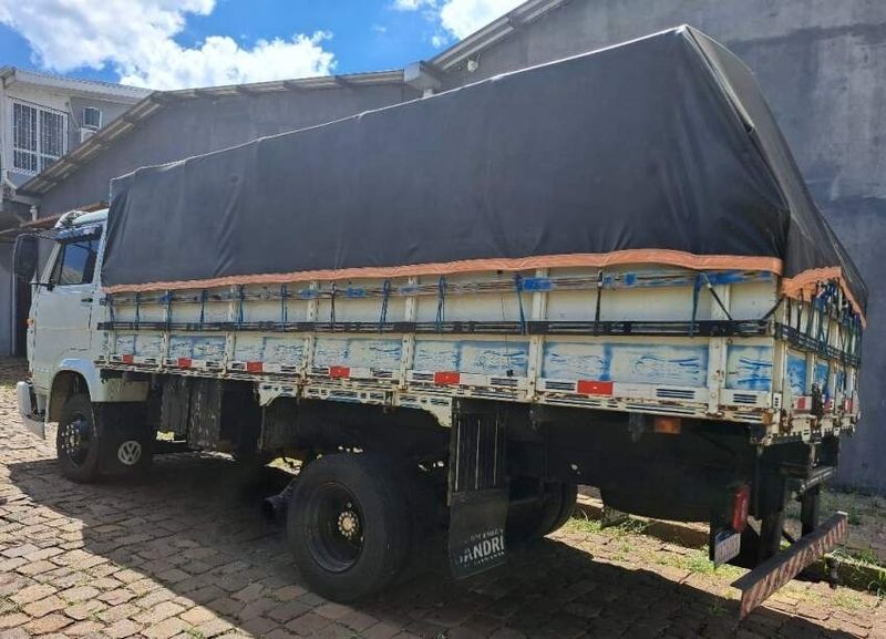 Volkswagen 7100 7-100 2p (diesel) 1994/1994 CAMINHÕES & CAMIONETAS PASSO FUNDO / Carros no Vale