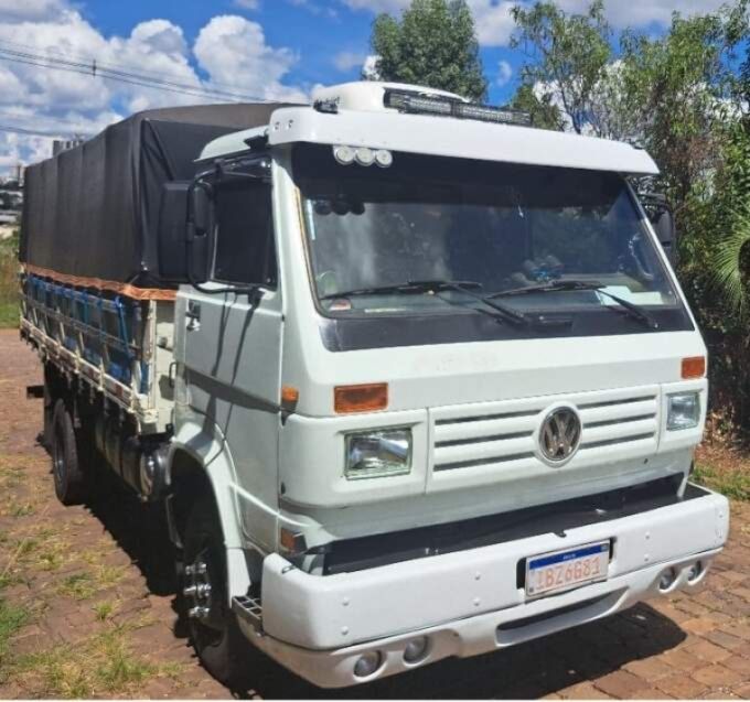 Volkswagen 7100 7-100 2p (diesel) 1994/1994 CAMINHÕES & CAMIONETAS PASSO FUNDO / Carros no Vale
