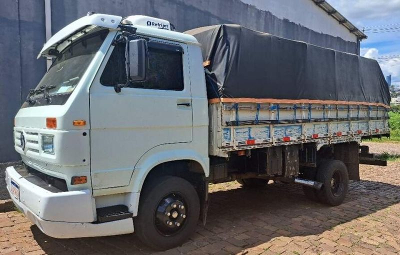 Volkswagen 7100 7-100 2p (diesel) 1994/1994 CAMINHÕES & CAMIONETAS PASSO FUNDO / Carros no Vale