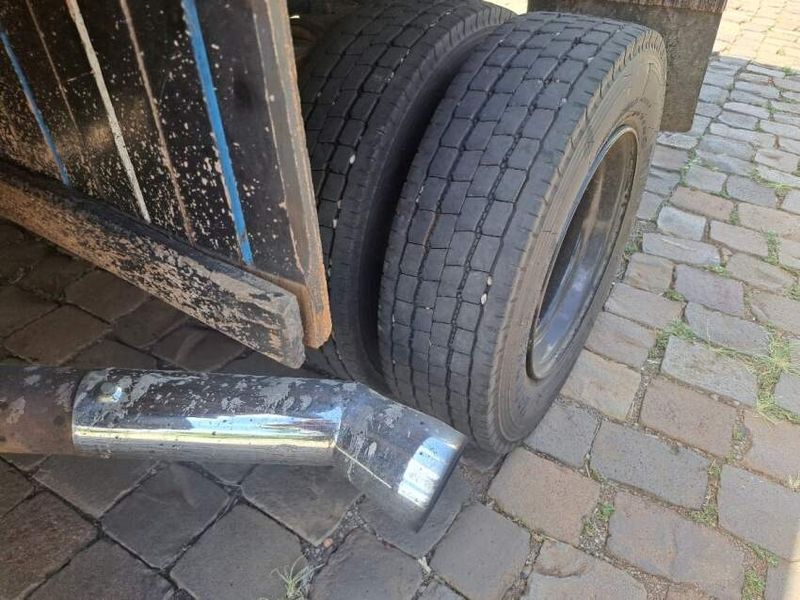 Volkswagen 7100 7-100 2p (diesel) 1994/1994 CAMINHÕES & CAMIONETAS PASSO FUNDO / Carros no Vale