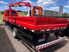 Volkswagen 8150 8-150 E Delivery Munck 2006/2006 CAMINHÕES & CAMIONETAS PASSO FUNDO / Carros no Vale