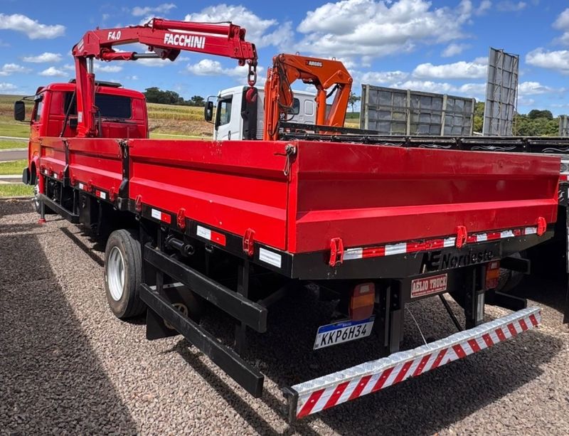 Volkswagen 8150 8-150 E Delivery Munck 2006/2006 CAMINHÕES & CAMIONETAS PASSO FUNDO / Carros no Vale