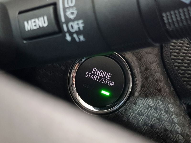 Chevrolet ONIX 1.0 TURBO FLEX LTZ AUTOMÁTICO 2024/2025 ADVANT AUTOMÓVEIS CAXIAS DO SUL / Carros no Vale