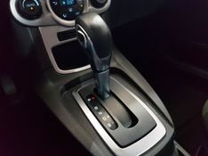 Ford FIESTA 1.6 SE HATCH 16V FLEX 4P POWERSHIFT 2015/2016 ADVANT AUTOMÓVEIS CAXIAS DO SUL / Carros no Vale