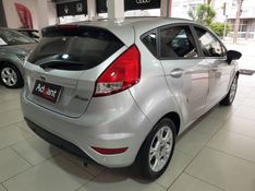 Ford FIESTA 1.6 SE HATCH 16V FLEX 4P POWERSHIFT 2015/2016 ADVANT AUTOMÓVEIS CAXIAS DO SUL / Carros no Vale