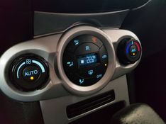 Ford FIESTA 1.6 SE HATCH 16V FLEX 4P POWERSHIFT 2015/2016 ADVANT AUTOMÓVEIS CAXIAS DO SUL / Carros no Vale