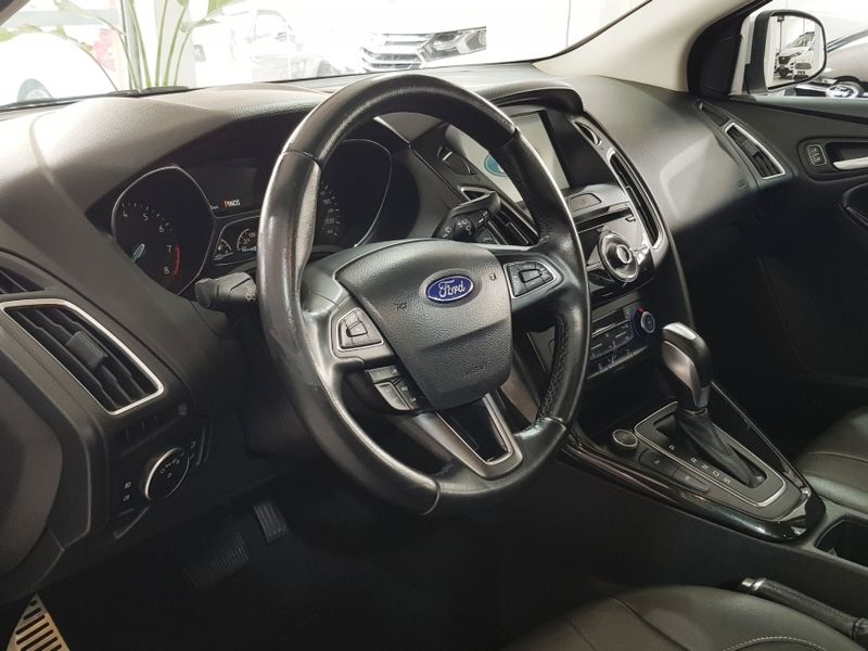 Ford FOCUS 2.0 TITANIUM PLUS FASTBACK 16V FLEX 4P POWERSHIFT 2016/2016 ADVANT AUTOMÓVEIS CAXIAS DO SUL / Carros no Vale