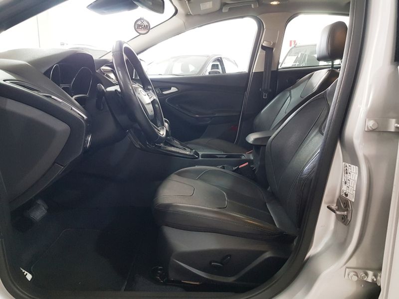 Ford FOCUS 2.0 TITANIUM PLUS FASTBACK 16V FLEX 4P POWERSHIFT 2016/2016 ADVANT AUTOMÓVEIS CAXIAS DO SUL / Carros no Vale