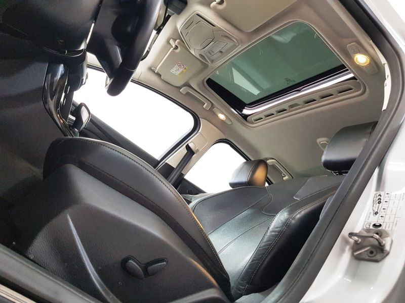 Ford FOCUS 2.0 TITANIUM PLUS FASTBACK 16V FLEX 4P POWERSHIFT 2016/2016 ADVANT AUTOMÓVEIS CAXIAS DO SUL / Carros no Vale